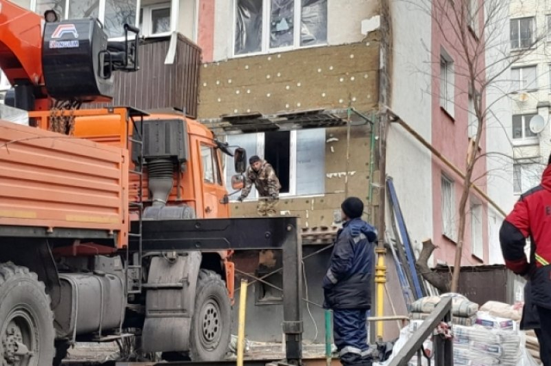 Дом на Народном бульваре начали восстанавливать 