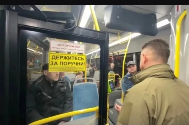 Мэр Белгорода Валентин Демидов общался в автобусах с людьми в ночь атаки. 